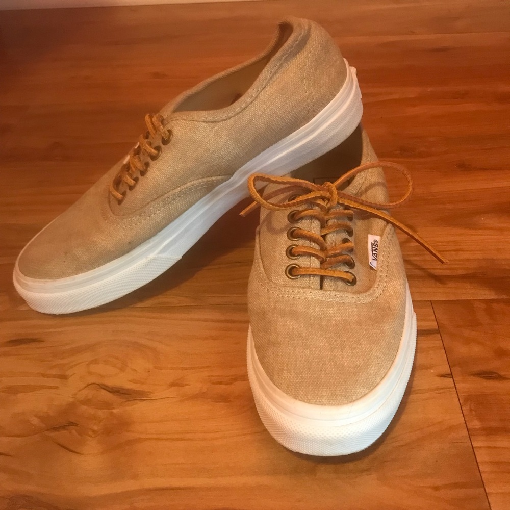 Vans canvas shoes - unisex - women’s 6 - men’s 4.5
